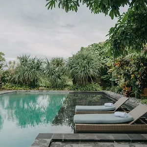 https://wana-karsa-ubud-hotel.ubudhotelsnow.com