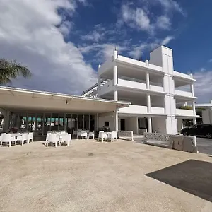 https://leros-hotel.hotelsatayianapa.com