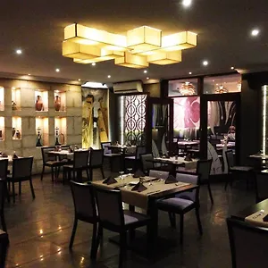 https://farid.hotelsdakar.com